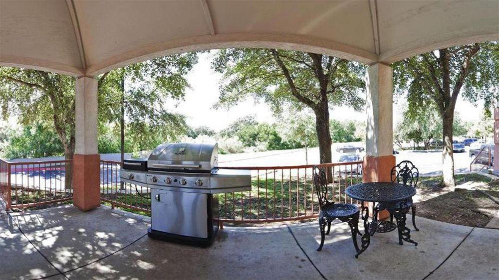 Sonesta Simply Suites Austin The Domain Area Exteriör bild
